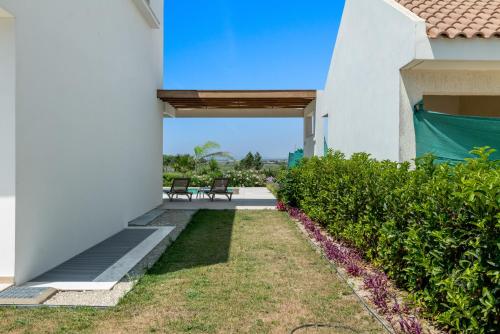 Létesítmények, Serenity Waves Villa 17 in Perivolia