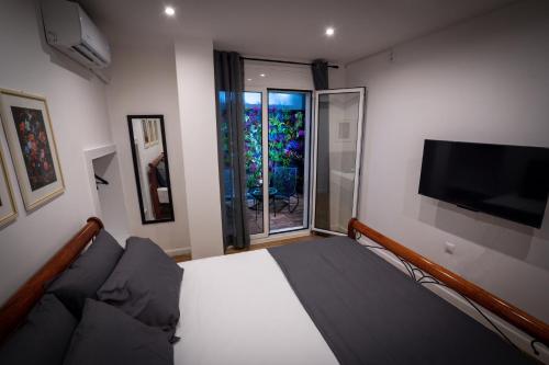 My Secret Garden rooms - Apartment with 2 private rooms separate baths and balcony garden - image 6