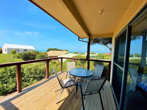 Bashams Beach House 7 Sun Crt Middleton - No Linen Included
