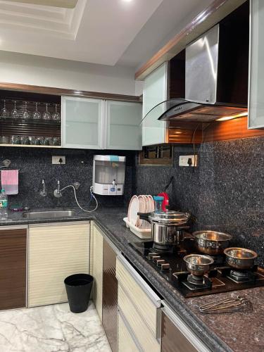 Stylish 1BHK Flat in Kondapur Near by AMB MALL