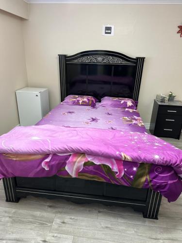 Private room with private washroom- Cambie Palace in Richmond, Canada
