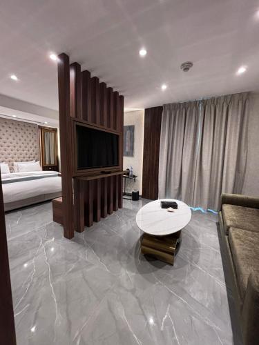 586817985 Seas Hotel Amman
