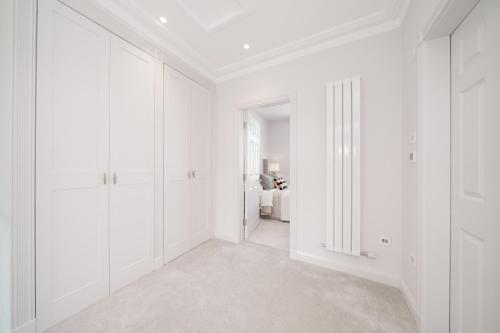 Comfort 3 Bedroom Home in Notting Hill - image 14