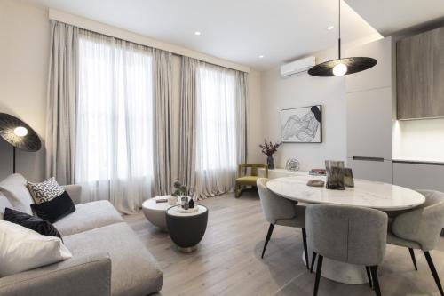 Comfort 3 Bedroom Home in Notting Hill - image 7