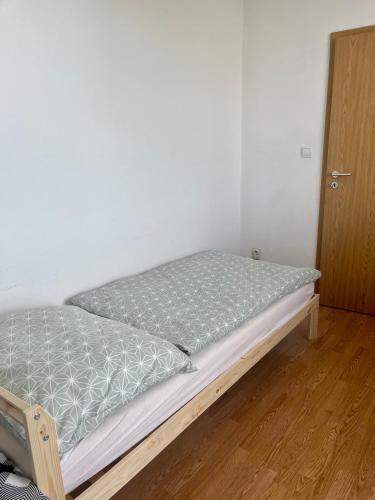 Sunny apartment near the center, Bratislava (fotografie 9)