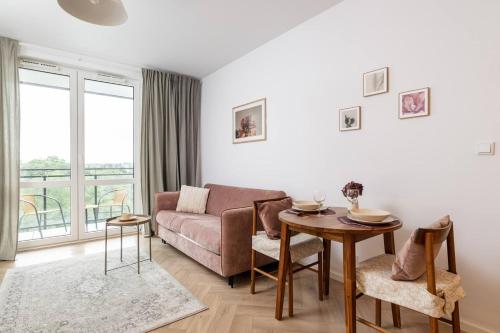 Rosewood Apartment with Balcony&AC Wiktoryn, Varsovie