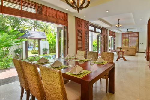 Two-Bedroom Villa with Pool View image 3