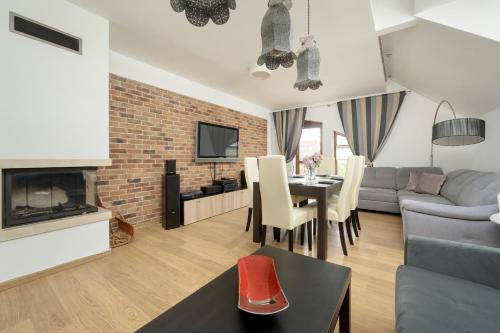 Jasny Dwupoziomowy Apartament we Wrocławiu by Noclegi Renters, Breslau (Foto 5)