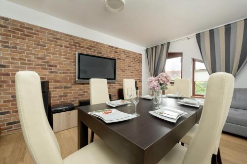 Jasny Dwupoziomowy Apartament we Wrocławiu by Noclegi Renters, Breslau (Foto 6)