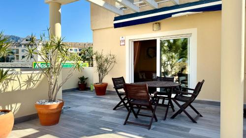 Apartamentos Carlton VyB