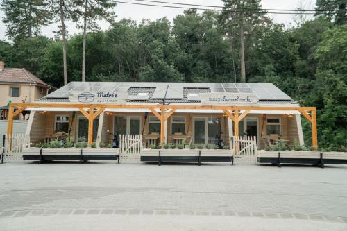 外観, Matróz Apartmanok - Közvetlenül a stranddal szemben (Matroz Apartmanok - Kozvetlenul a stranddal szemben) in バラトナルマディ