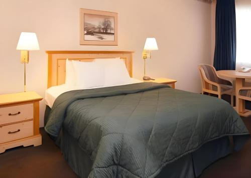 Days Inn by Wyndham Gilroy – Gilroy, CA