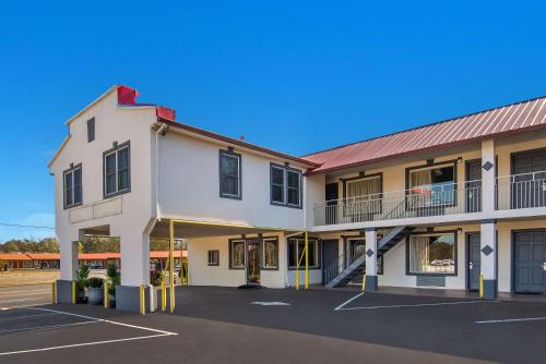 Econo Lodge Calhoun North Damascus in Calhoun, USA