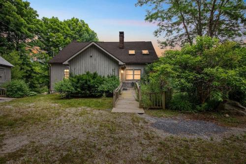 Bear Pass - Mountain View home in Sunderland (VT)