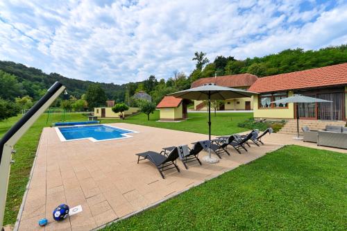 Ruralna kuca 'Villa Zagorka' za odmor sa bazenom i bočalištem (Ruralna kuca 'Villa Zagorka' za odmor sa bazenom i bocalistem) in 沙加薩多耶
