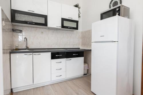 Two-Bedroom Apartment image 8