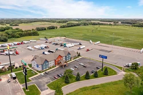Comfort Inn Albert Lea at Trails Travel Center - 숙소 외관