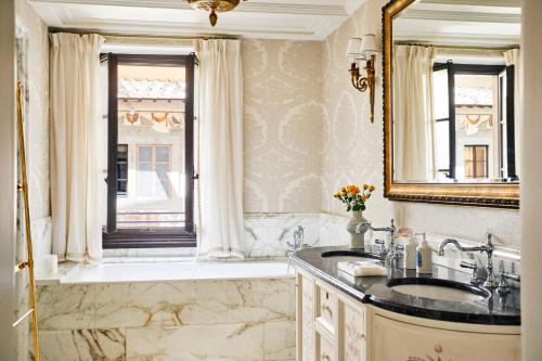 Four Seasons Hotel Firenze - image 3