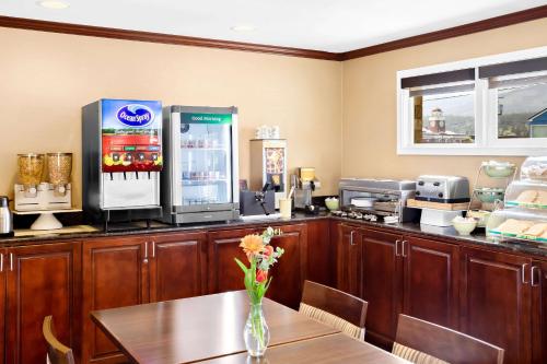 Quality Inn Uptown - image 2