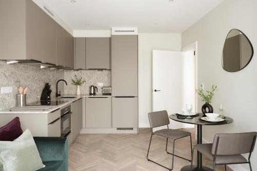 London City East by Viridian Apartments - image 7