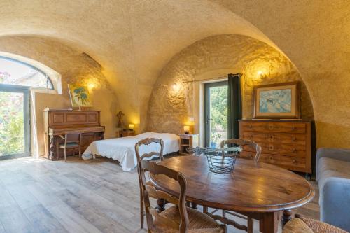 Accommodation in Vaugines