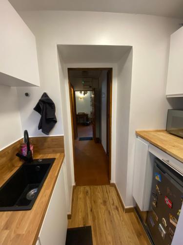 Kitchen, L'Oustalet in Le Ray