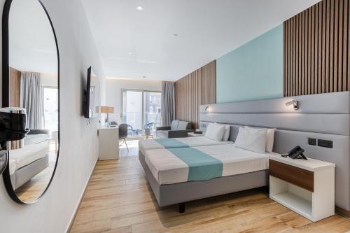 Solana Hotel & Spa - image 13