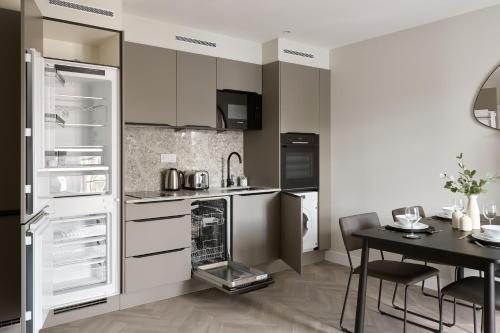 London City East by Viridian Apartments - image 4