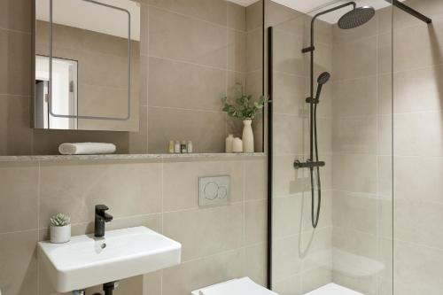 London City East by Viridian Apartments - image 6