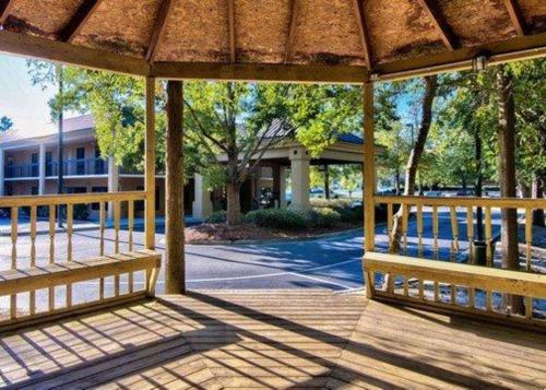 บริการและสิ่งอำนวยความสะดวก, Clarion Inn & Suites Aiken South in ไอเคน (SC)