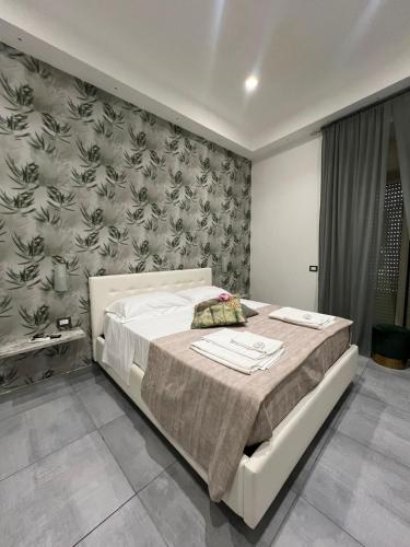 Brighter's Room, Naples