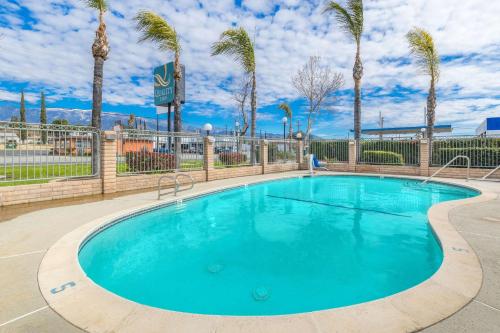 泳池, 凱藝酒店 - 班寧10號州際公路 (Quality Inn Banning I-10) in 班寧