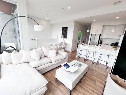 Luxury 2 Bedroom Apartment with cocktail bar and espresso machine, Auckland