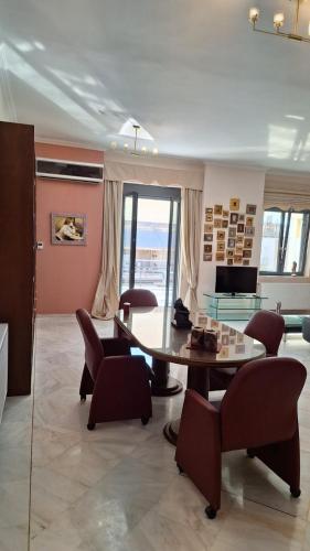 3 Bedroom Luxury Athens Downtown - image 4