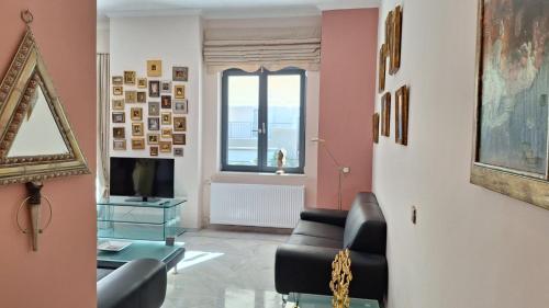 3 Bedroom Luxury Athens Downtown - image 6