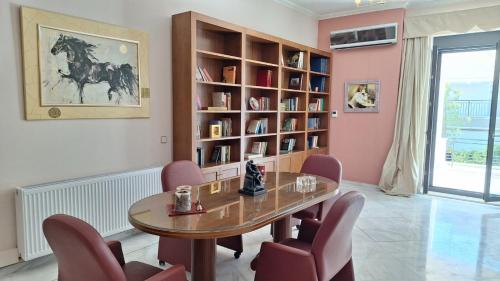 3 Bedroom Luxury Athens Downtown - image 8