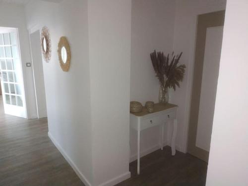 GRAND APPARTEMENT COSY DANS MAISON DE CAMPAGNE in แซ็ง-ปิแยร์