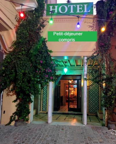 Entrance, Hotel Ayachi in Tunis