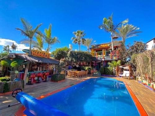 Kokomo on the beach with heated swimming pool