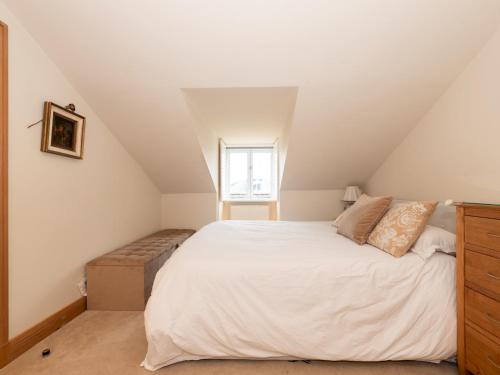 Charming Family-Friendly 3Bedroom in Belsize Park Pass the Keys - image 7