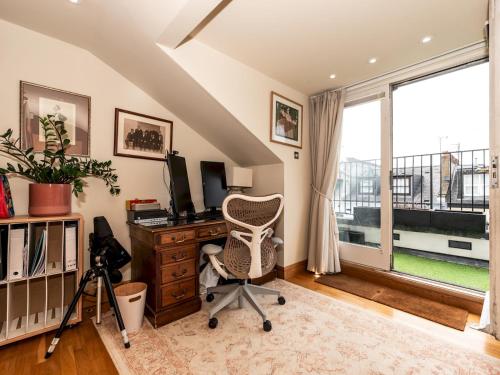 Charming Family-Friendly 3Bedroom in Belsize Park Pass the Keys - image 5
