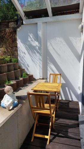 Балкон/тераса, Ferienwohnung MW 75 m2 Höxter Weserbergland Weser 2 Bäder Terrasse Wäsche Endreinigung (Ferienwohnung MW 4a bis 66 m2 Hoxter Weserbergland Weser 1-2P 1SZi mBad 3-4P 2SZi m2Bader Terrasse W) in Boffzen