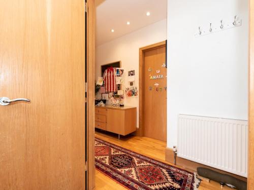 Charming Family-Friendly 3Bedroom in Belsize Park Pass the Keys - image 2