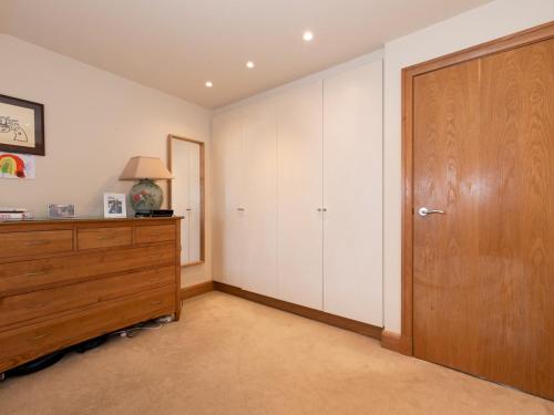 Charming Family-Friendly 3Bedroom in Belsize Park Pass the Keys - main image
