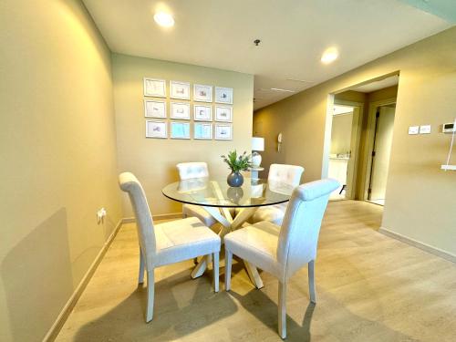 Urban Oasis Stylish JLT Apartment with Lake Views, Dubaj (fotografie 5)
