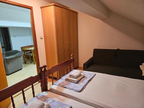One-Bedroom Apartment image 3