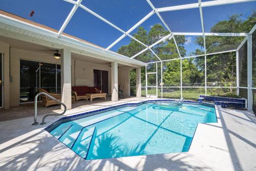Pineapple Express in Spring Hill, USA