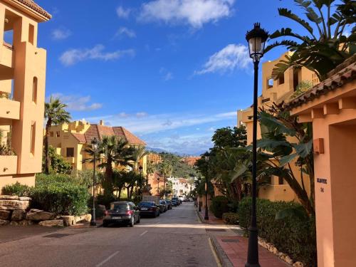 Duquesa Village 2450 - image 3