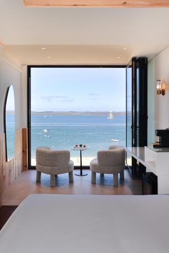 Double Room with Sea View room in Les Vagues Hotel & Spa