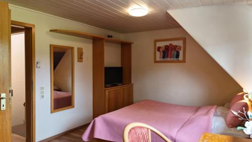 1 queen bed